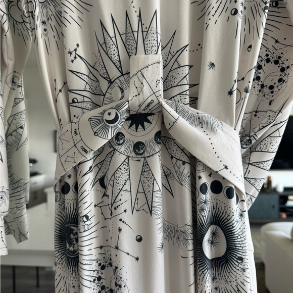 Mason Grey Robe - Picture 5 of 16